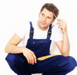 mann denk nach bei der arbeit