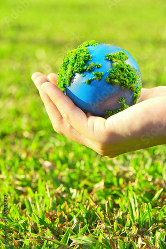 Foto: earth in hand earth in hand