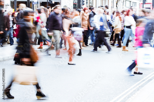 Photo: im Shoppingstress im Shoppingstress