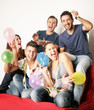Freunde auf der Couch