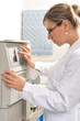 Chimico in laboratorio