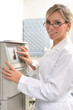 Chimico in laboratorio