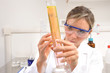 Chimico in laboratorio