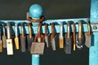 Foto: Love padlocks - just married tradition in Wroclaw, Poland Love padlocks - just married tradition in Wroclaw, Poland