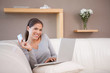 Foto: Woman hunting bargain online Woman hunting bargain online
