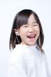 音楽を聴く女の子