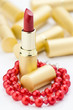 Foto: red lipstick and jewelry red lipstick and jewelry