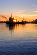 Foto: cargo ship leaving port cargo ship leaving port