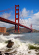 Brandung an der golden gate bridge