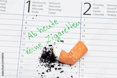 Foto: Vorsatz keine Zigaretten ab Neujahr Vorsatz keine Zigaretten ab Neujahr