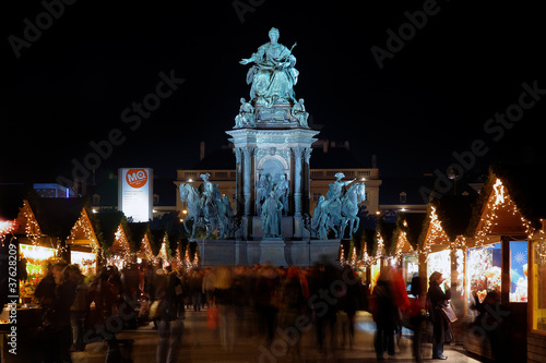 Photo: Statue of Empress Marie-Theresa , Vienna Statue of Empress Marie-Theresa , Vienna