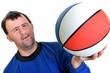 homme avec ball du basket homme avec ball du basket