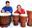 trisomique couple jouant djembe trisomique couple jouant djembe