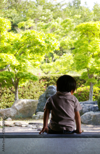 photo 伫む少年