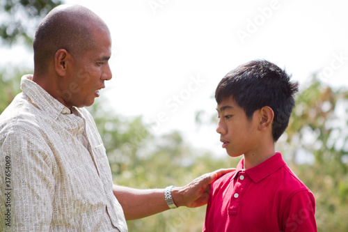 Foto: Father Talking To Son Father Talking To Son