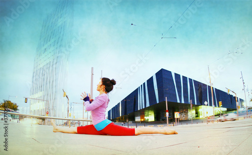 Photo: hanumanasana yoga in the street hanumanasana yoga in the street