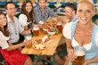 Gruppe auf dem Oktoberfest