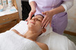 Trattamento bellezza Viso e collo Trattamento bellezza Viso e collo
