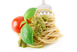 Spaghetti mit Pesto. Vollkornnudeln