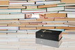 Photo en ligne au meilleur prix Holy Book