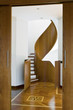 Foto: scala a chiocciola e pavimento di legno con intarsio scala a chiocciola e pavimento di legno con intarsio
