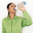 frau beim trinken
