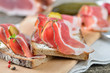 Südtiroler Speck mit deftigem Bauernbrot