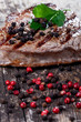 Steak auf einem Holzbrett Steak auf einem Holzbrett