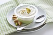 Pistazien pudding mit Schlagsahne