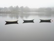Boote auf nebligem See 2