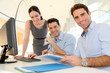 Equipe commerciale en réunion de travail