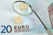 Euro-Schein, Zahnkrone, Mundspiegel