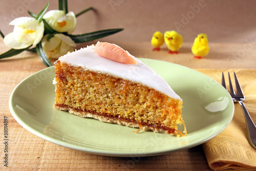 Photo: karottenkuchen mit osterdeko karottenkuchen mit osterdeko