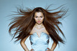 Photo en ligne au meilleur prix portrait of woman with flying hair