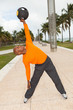 Foto: Handsome Man Exercising in Miami South Beach Handsome Man Exercising in Miami South Beach