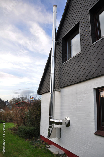 Photo: Edelstahlschornstein am Wohnhaus Edelstahlschornstein am Wohnhaus