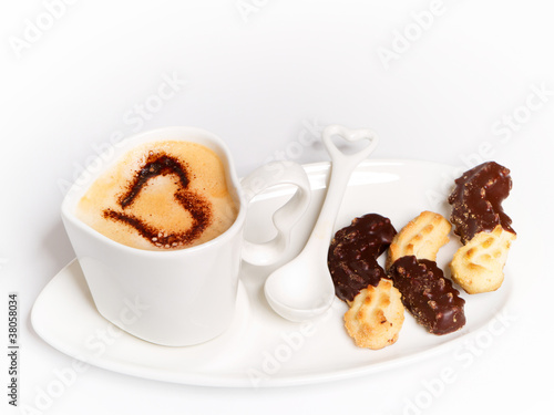 Foto: Tasse Kaffee mit Gebäck Tasse Kaffee mit Gebäck
