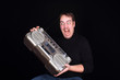 Mann mit Kassettenrecorder