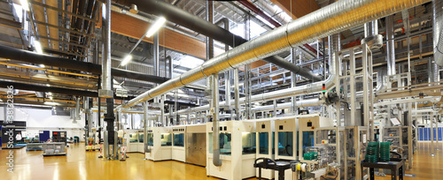 Photo: moderne Industrieanlage // High Tech Fabrication moderne Industrieanlage // High Tech Fabrication