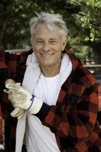 Foto: Portrait of wood cutter smiling Portrait of wood cutter smiling