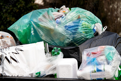 Photo: Müll Trennung Sammelstelle für Plastikmüll Müll Trennung Sammelstelle für Plastikmüll