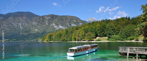 Foto: Bohinjsee in den Julischen Alpen in Slovenien Bohinjsee in den Julischen Alpen in Slovenien