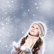 Foto: Cuty little girl in winter wear Cuty little girl in winter wear