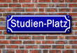 Strassenschild Studien-Platz