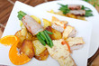 Hähnchenschnitte Toscana mit Bratkartoffeln Bohnen