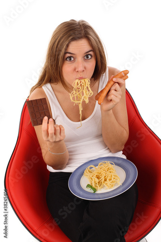 Photo: Junge Frau frisst Junge Frau frisst