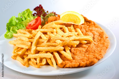Photo: Schnitzel mit Pommes-Frites Schnitzel mit Pommes-Frites