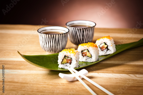 Foto: sushi in leaf sushi in leaf