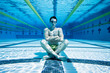 Foto: Swimmer in Pool Under Water Swimmer in Pool Under Water