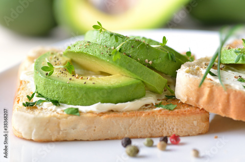 Photo: Vitaminreicher Toast mit Avocado und Frischkäse Vitaminreicher Toast mit Avocado und Frischkäse